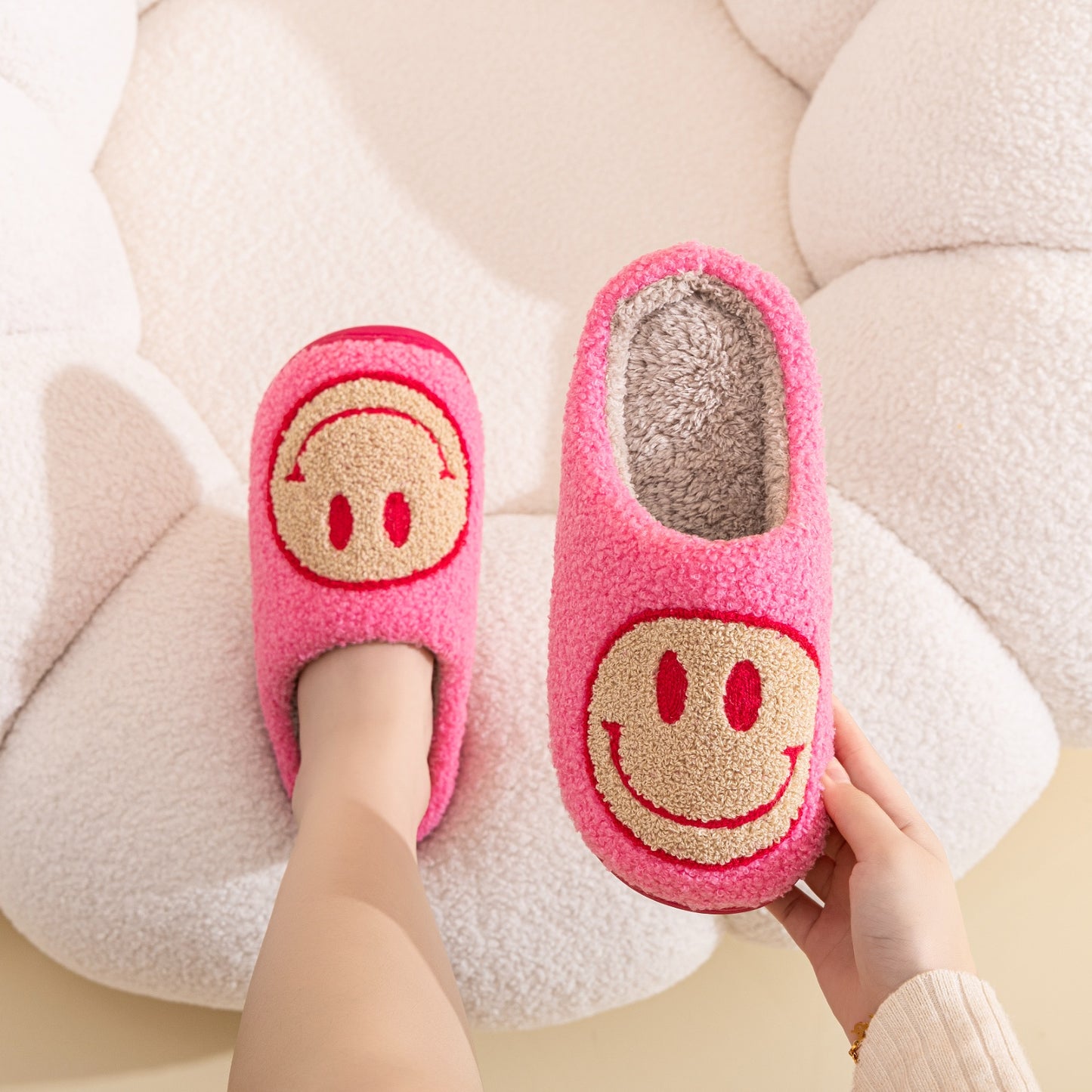 Melody Smiley Face Slippers Pink